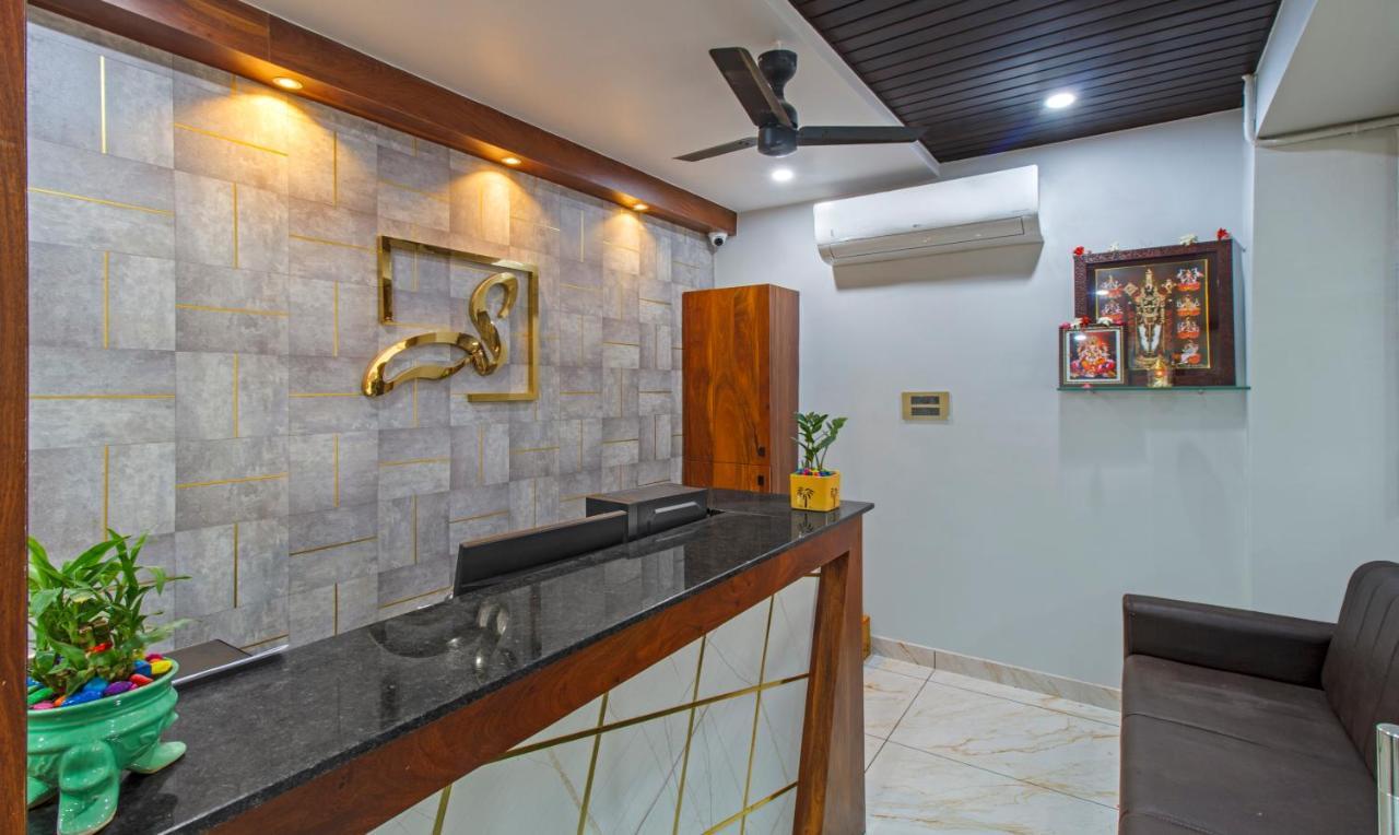 Treebo Abhi Suites, 400 Mts From Guntur Junction Exterior photo