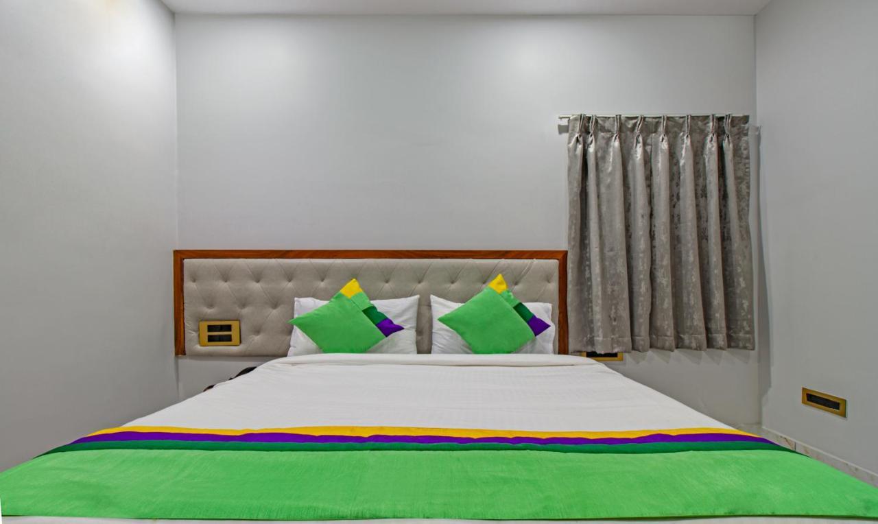 Treebo Abhi Suites, 400 Mts From Guntur Junction Exterior photo
